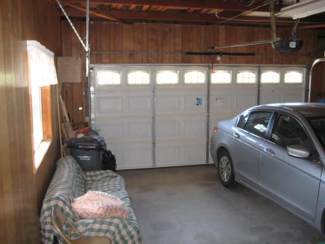 Garage, Interior, Wooden Beams, Wooden Walls