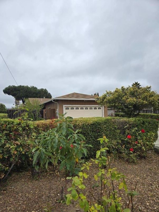 Detached Garage, Exterior