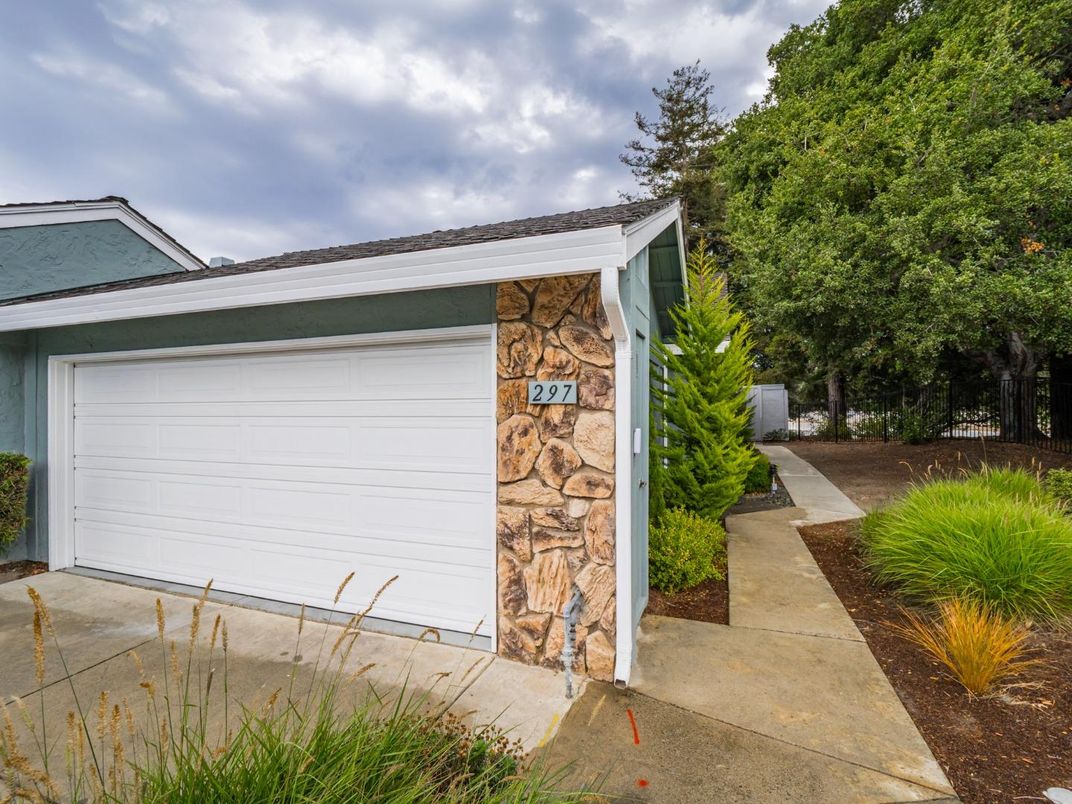 Detached Garage, Exterior