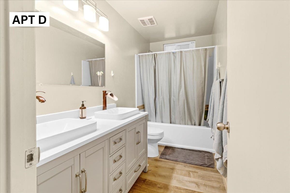Bathroom, Dual Sink Vanities, Interior, Wood Texture Flooring