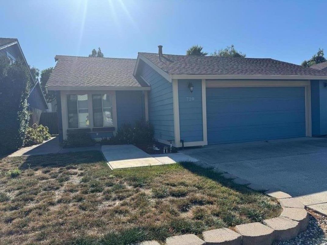 Attached, Exterior, Facade, Ranch