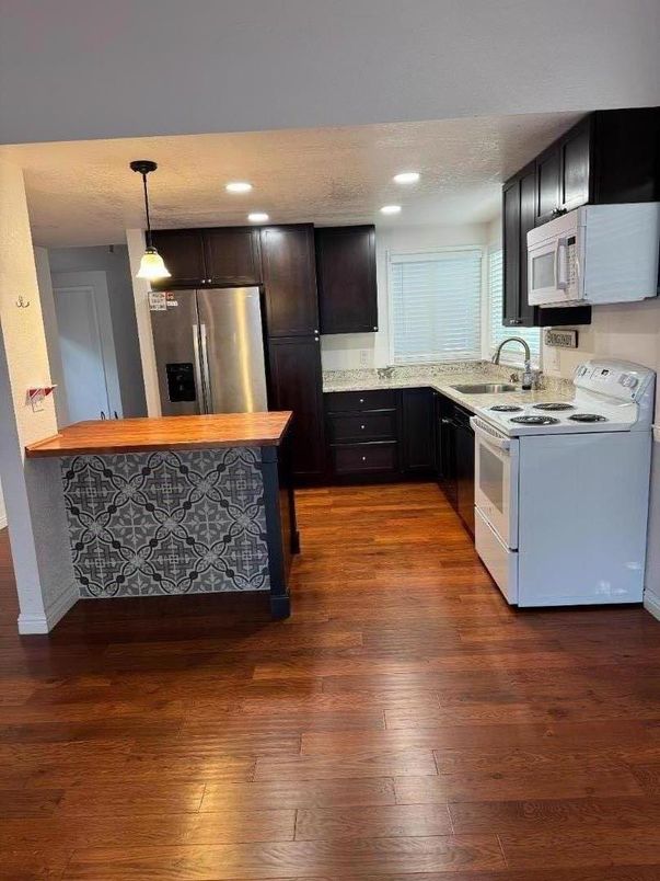Interior, Kitchen, Pendant Lights, Recessed Lighting, Wood Texture Flooring