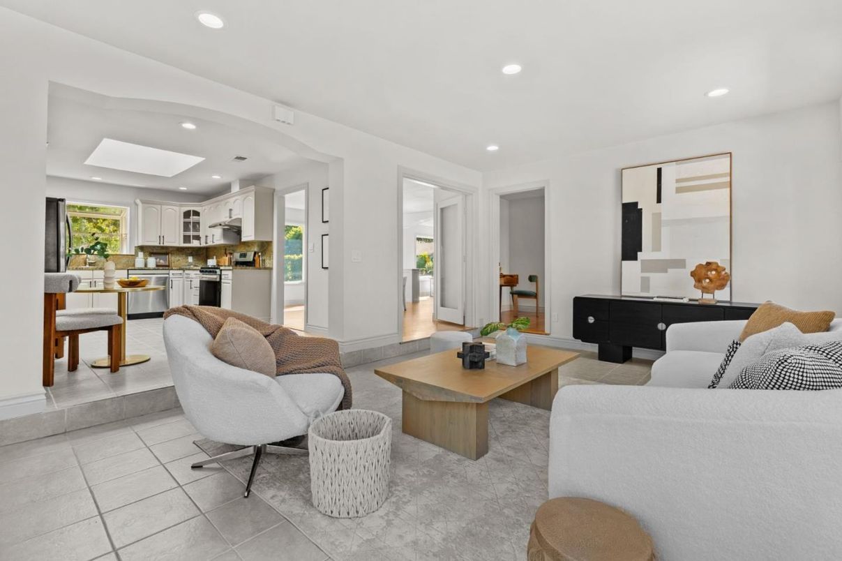 Interior, Kitchen, Living room, Recessed Lighting, Stainless Steel Appliances