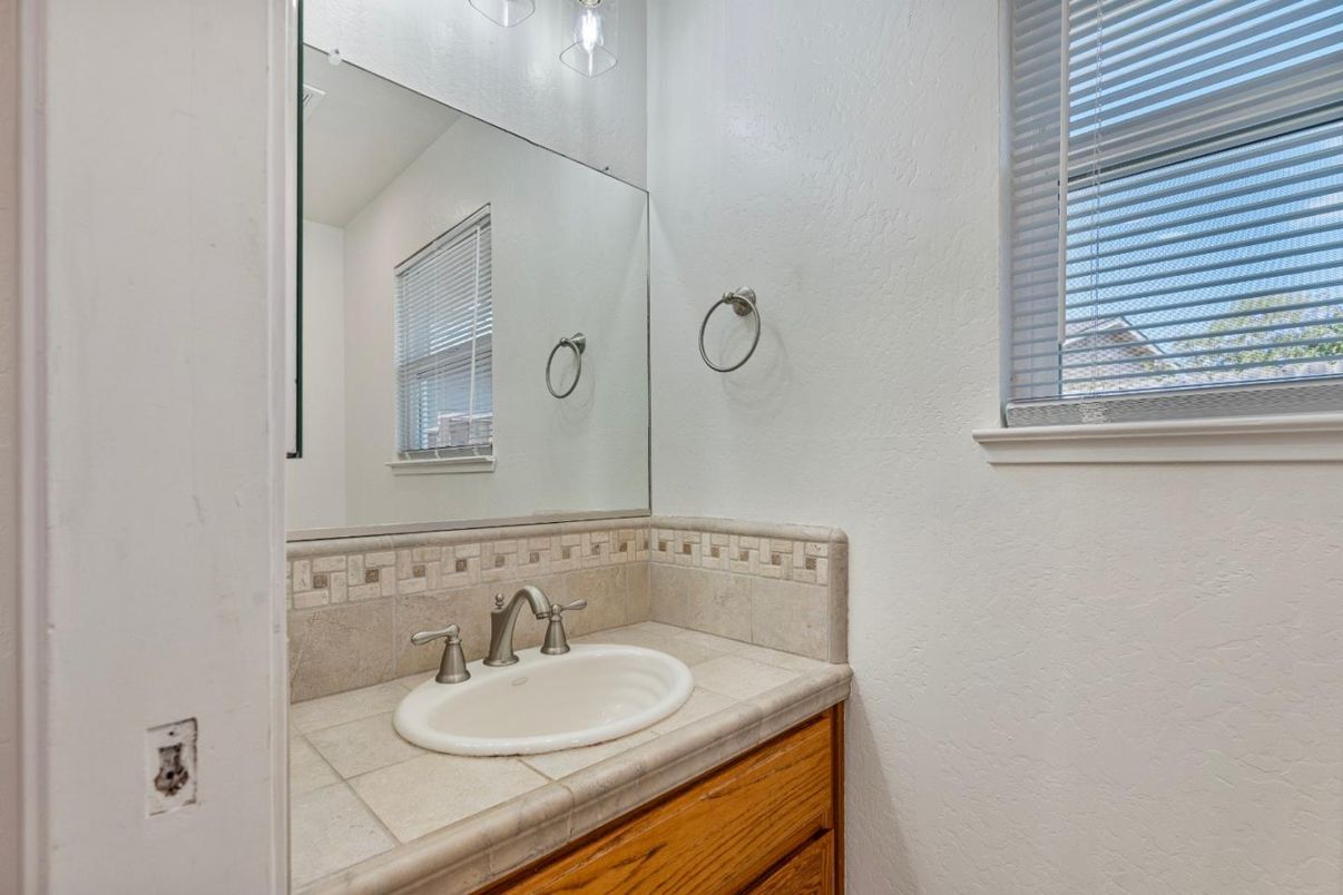 Bathroom, Interior, Tile Countertops