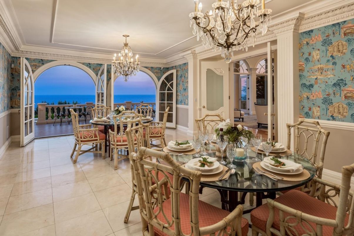 Chandelier, Dining room, Interior, Water
