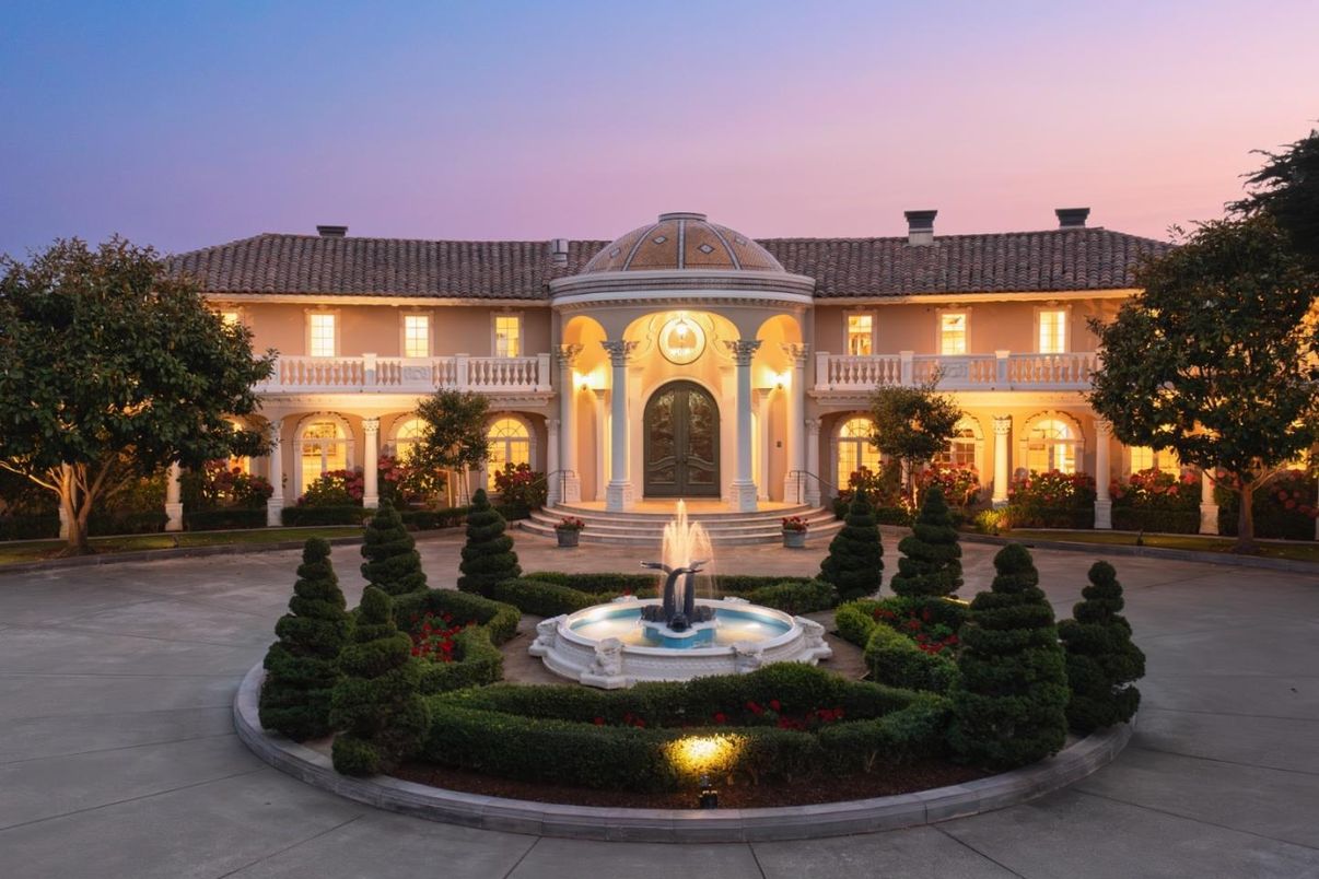 Exterior, Facade, French Provincial