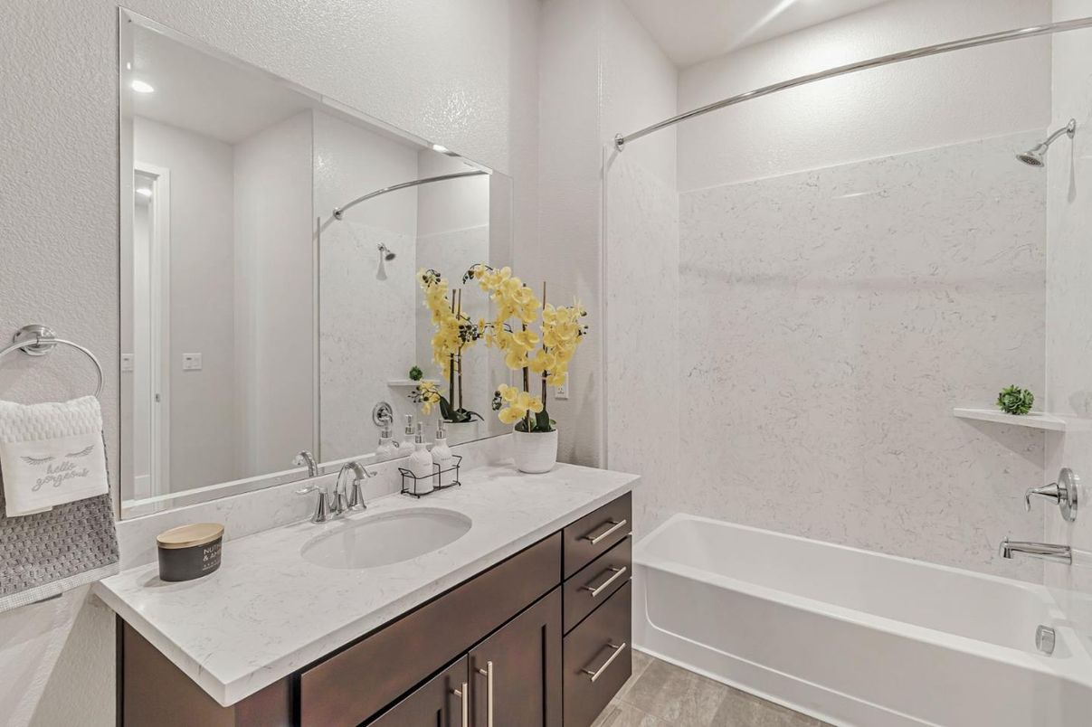 Bathroom, Interior, Recessed Lighting