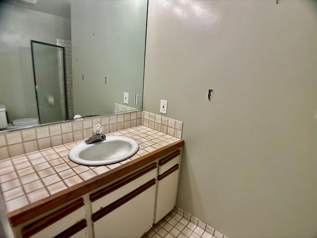 Bathroom, Interior, Tile Countertops