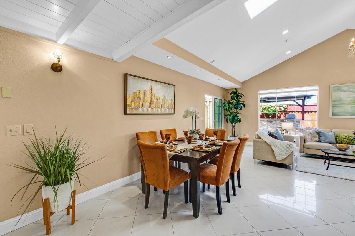 Dining room, Interior, Living room, Recessed Lighting