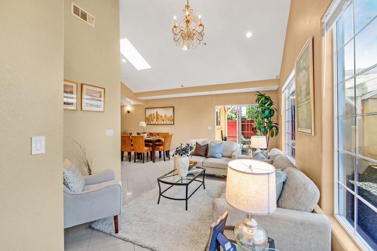 Chandelier, Dining room, Interior, Living room, Recessed Lighting