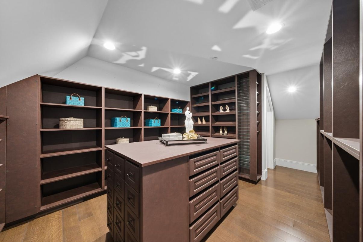 Interior, Recessed Lighting, Walk-in Closets, Wood Texture Flooring