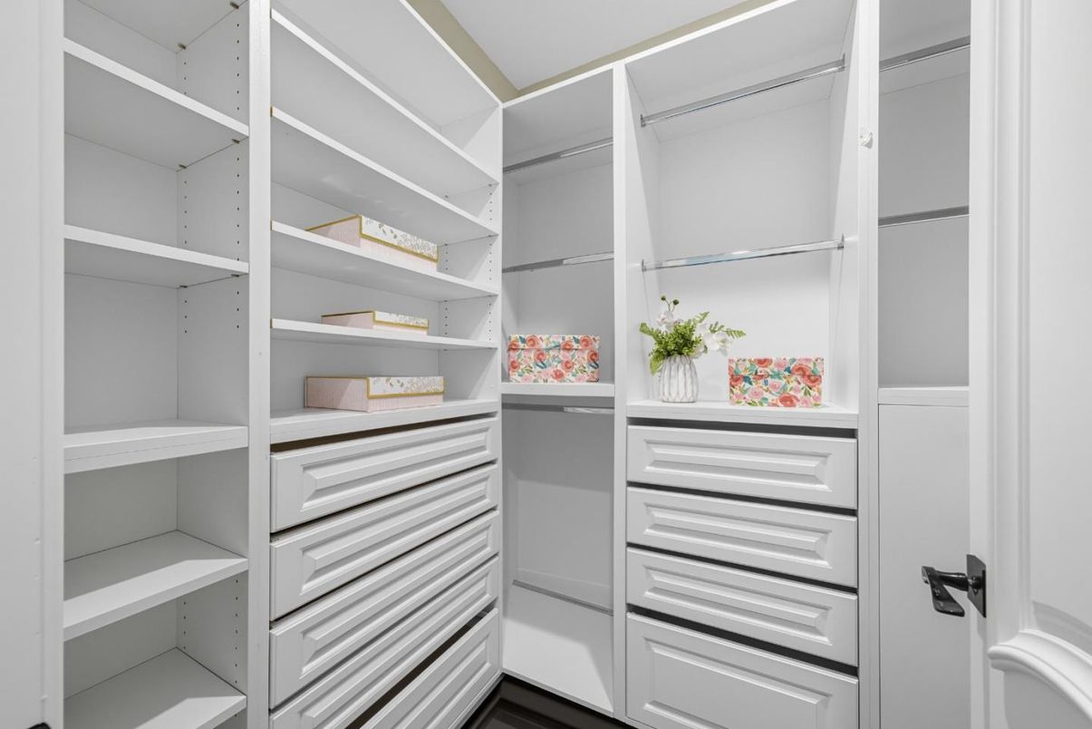 Interior, Walk-in Closets