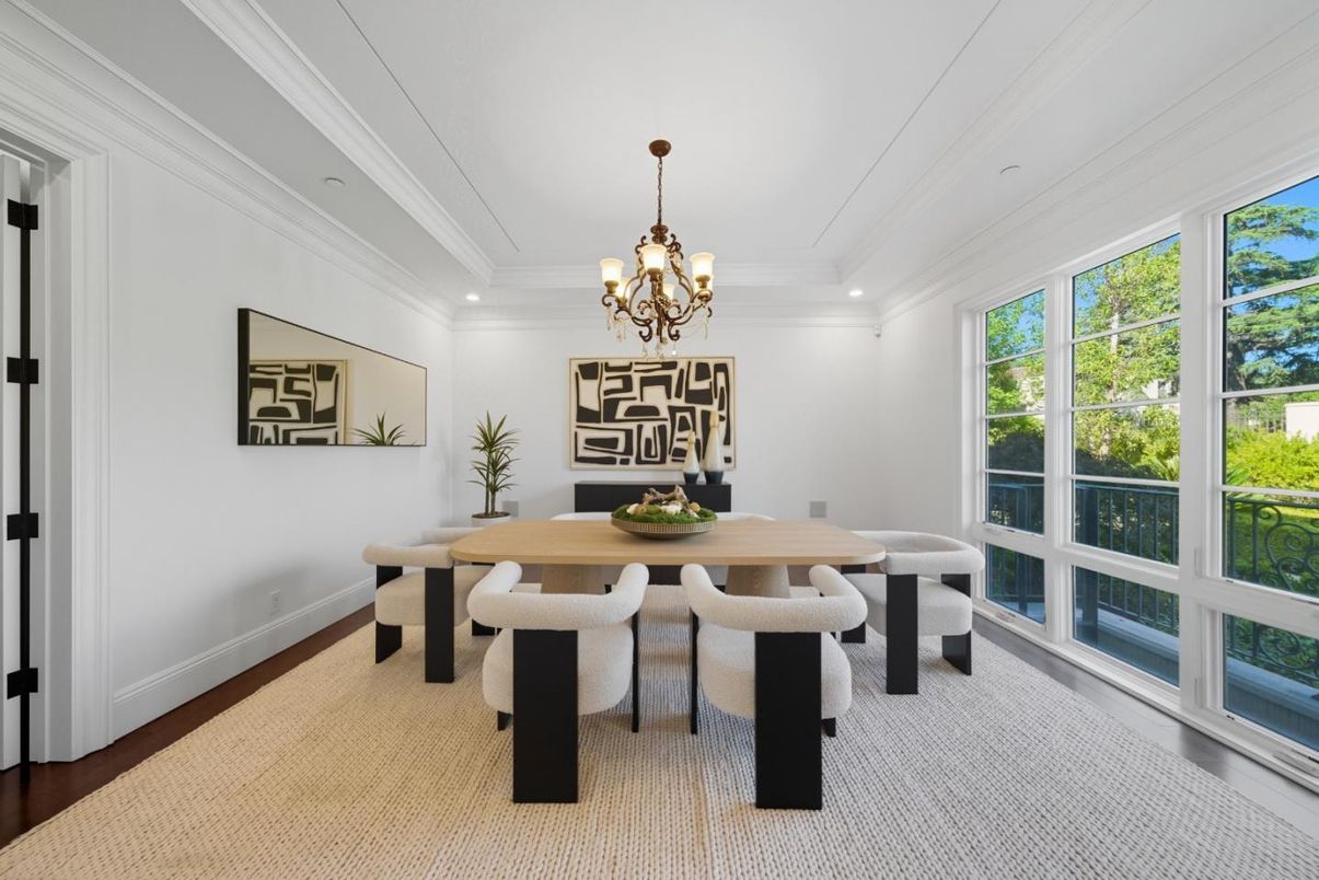 Chandelier, Dining room, Interior, Recessed Lighting, Wood Texture Flooring