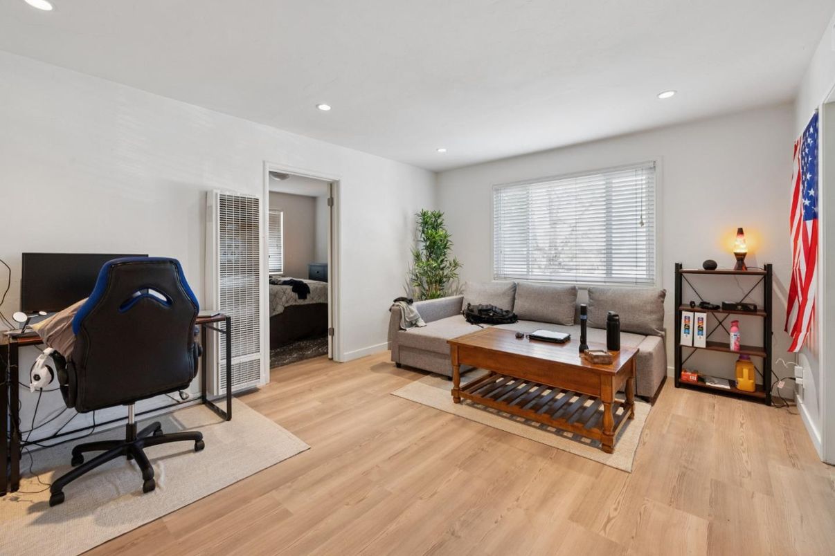 Home Office, Interior, Recessed Lighting, Wood Texture Flooring