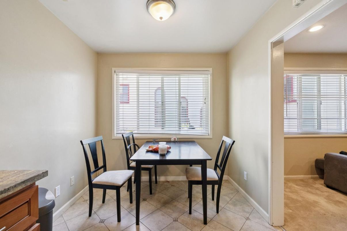 Dining room, Interior, Recessed Lighting