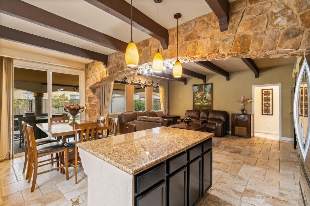 Dining room, Interior, Kitchen, Pendant Lights, Wooden Beams