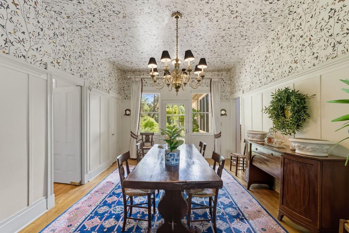 Chandelier, Dining room, Interior, Wood Texture Flooring