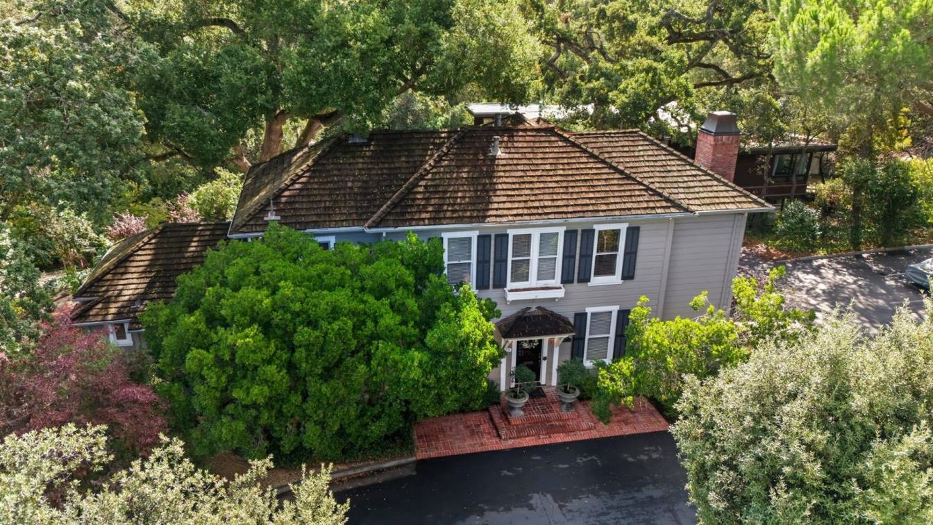 Exterior, Facade, Georgian