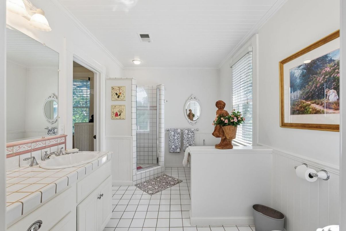 Bathroom, Interior, Tile Countertops