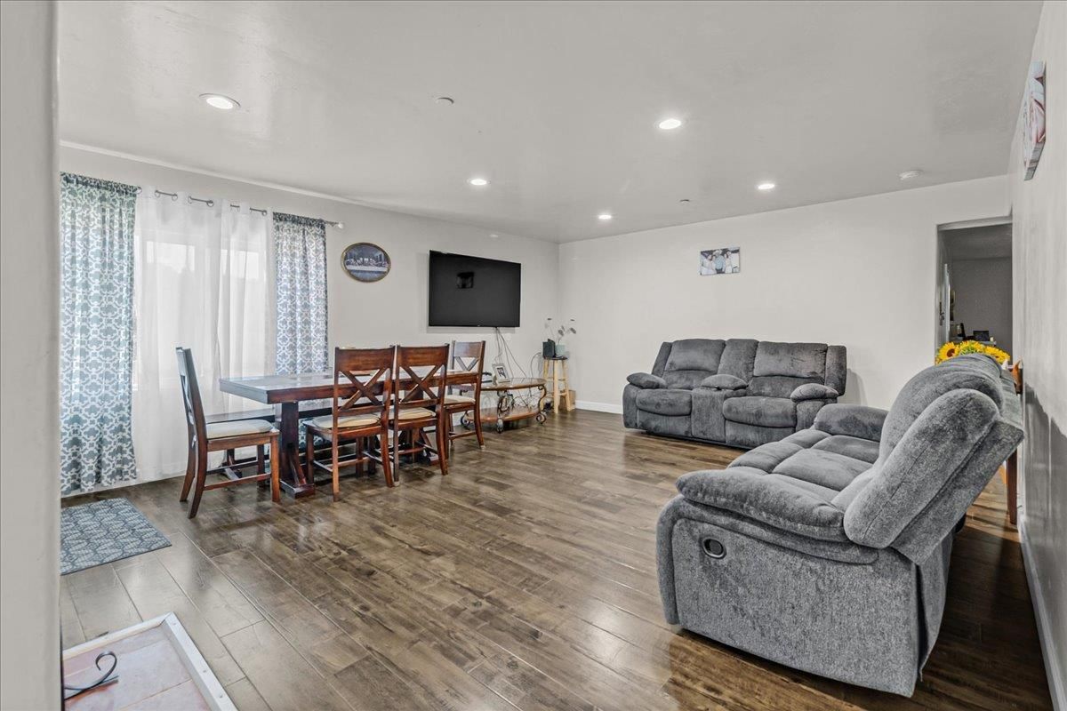 Dining room, Interior, Living room, Recessed Lighting, Wood Texture Flooring