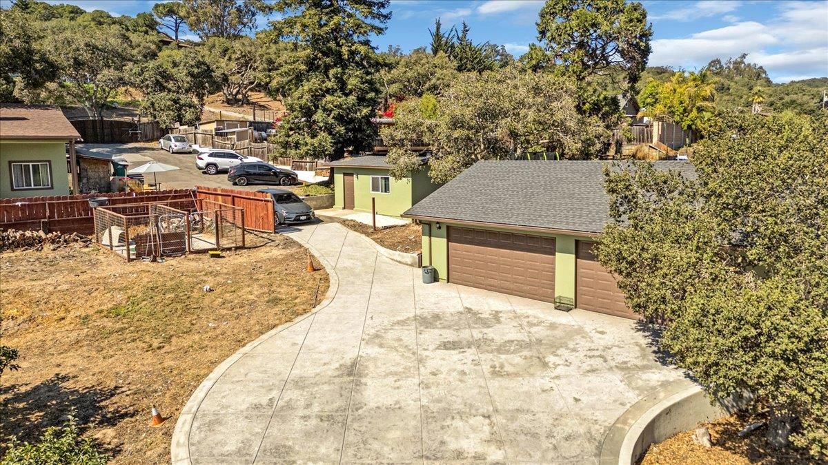 Detached Garage, Exterior