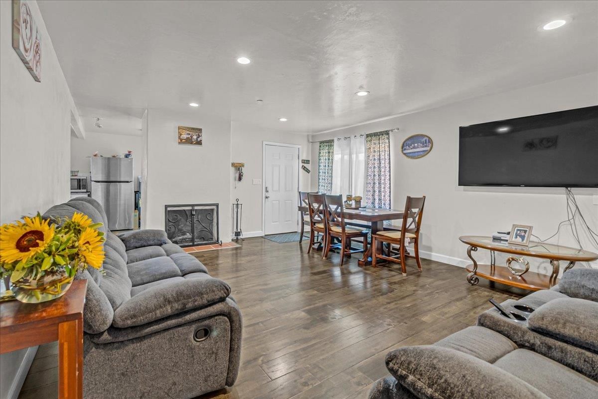 Dining room, Interior, Living room, Recessed Lighting, Wood Texture Flooring