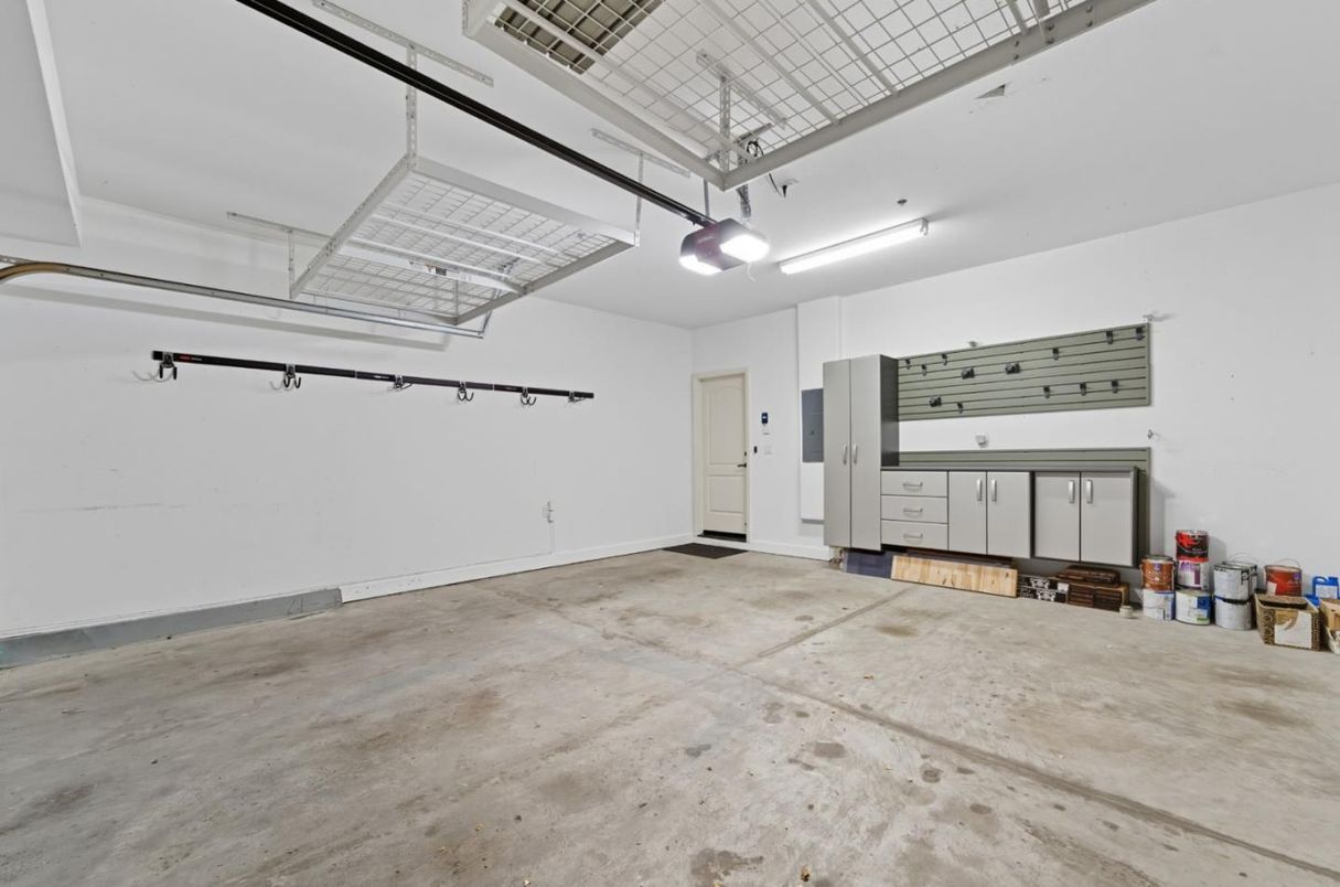Garage, Interior