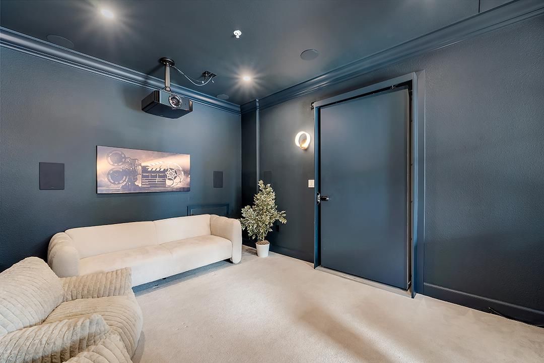 Interior, Projection Screen, Recessed Lighting, Theatre Room