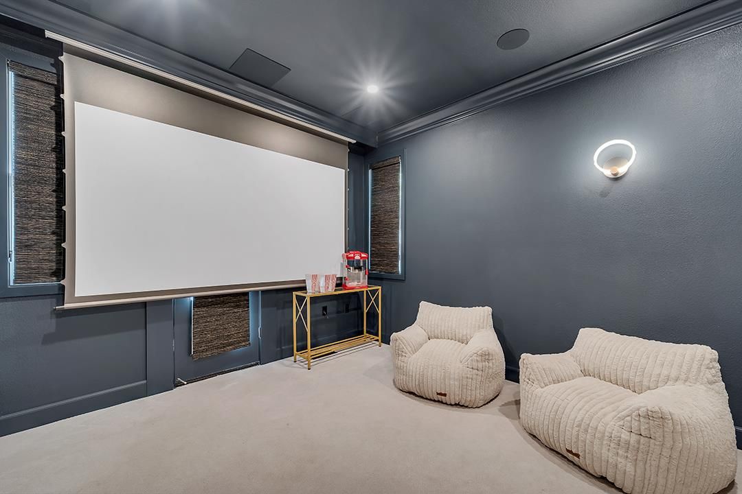 Interior, Projection Screen, Recessed Lighting, Theatre Room