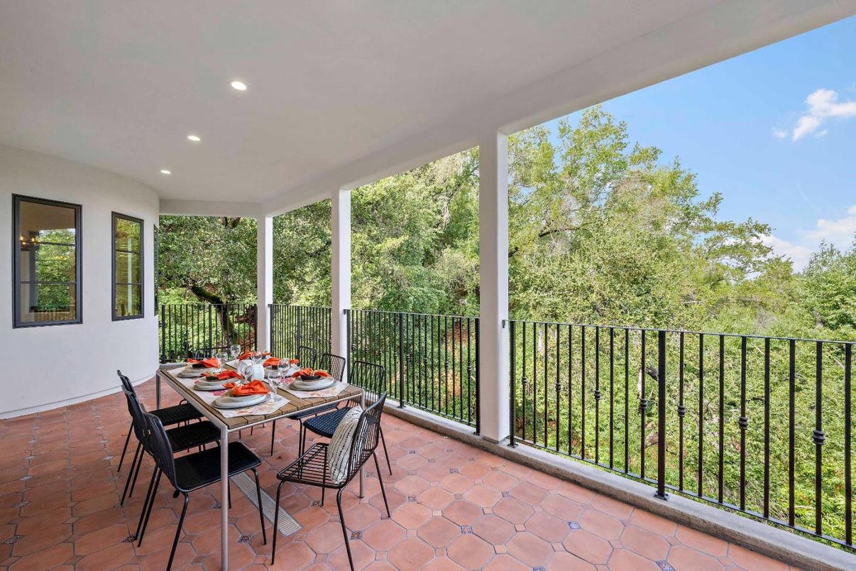 Dining room, Interior, Recessed Lighting, Sun Room