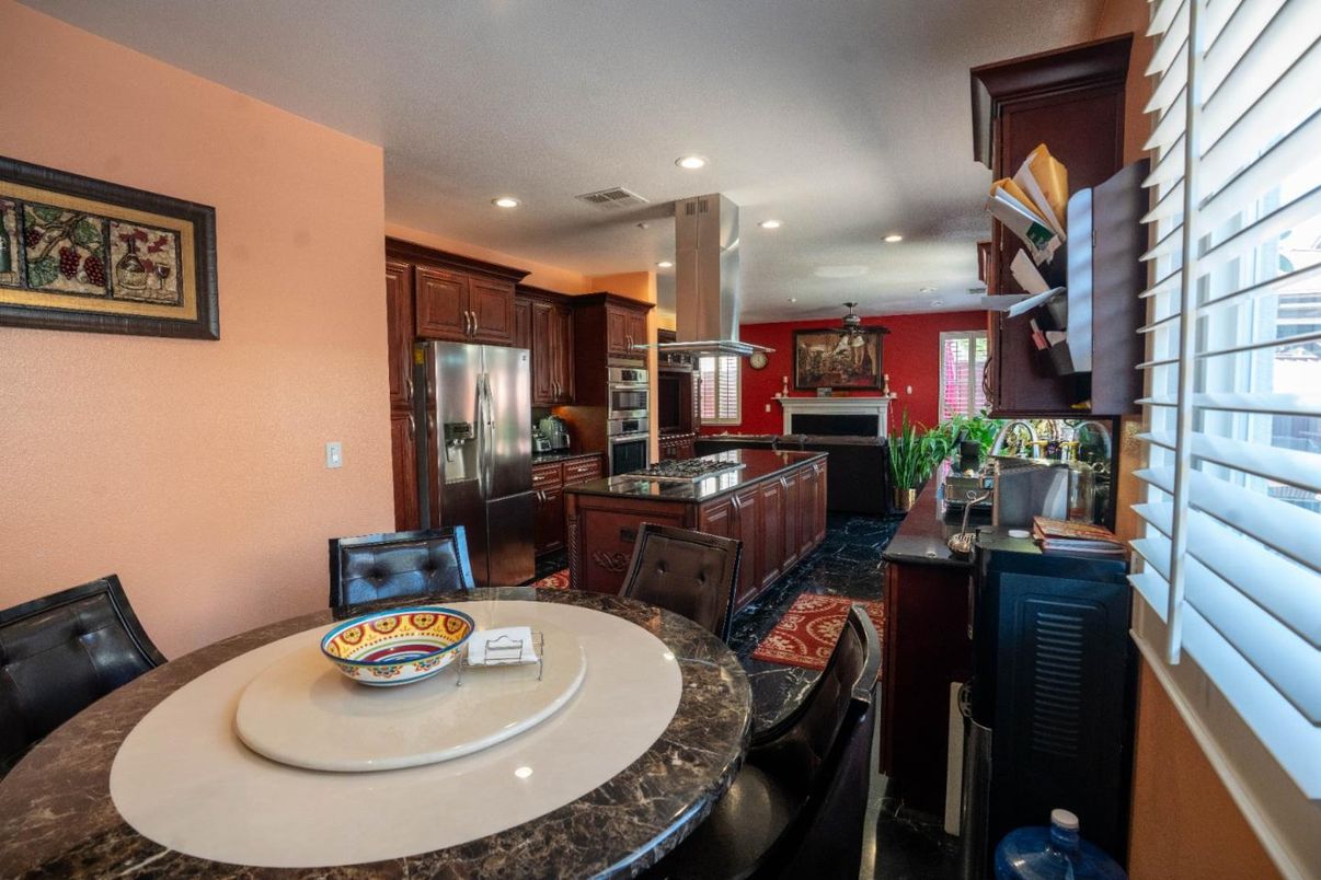 Dining room, Interior, Kitchen, Recessed Lighting, Stainless Steel Appliances