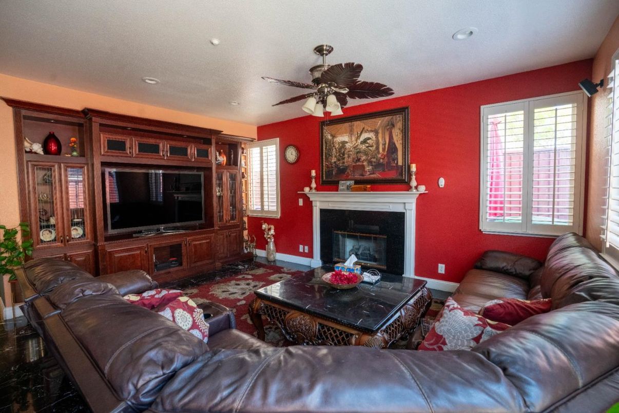 Fireplace, Interior, Living room, Recessed Lighting