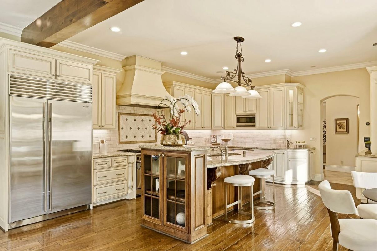 Chandelier, Interior, Kitchen, Pendant Lights, Recessed Lighting, Stainless Steel Appliances, Wood Texture Flooring