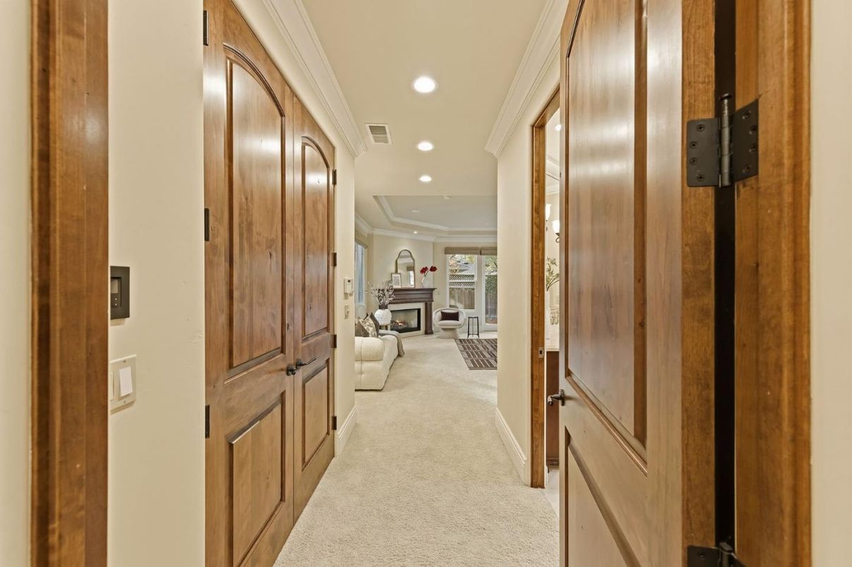 Fireplace, Interior, Recessed Lighting