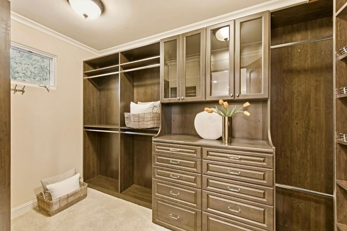 Interior, Walk-in Closets