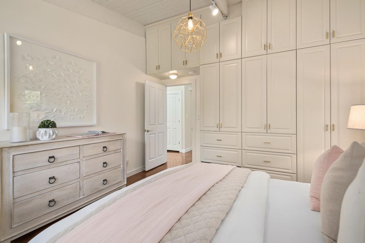 Bedroom, Interior, Pendant Lights