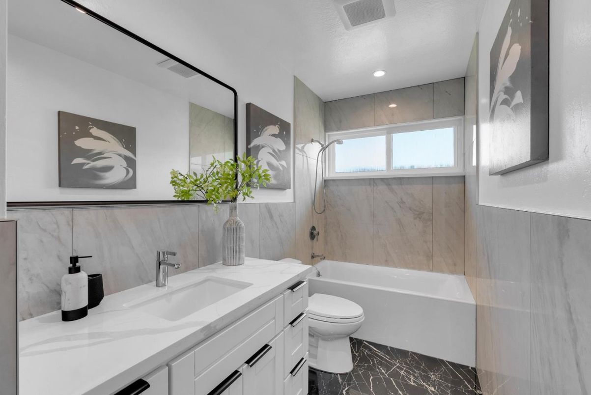 Bathroom, Interior, Marble, Recessed Lighting