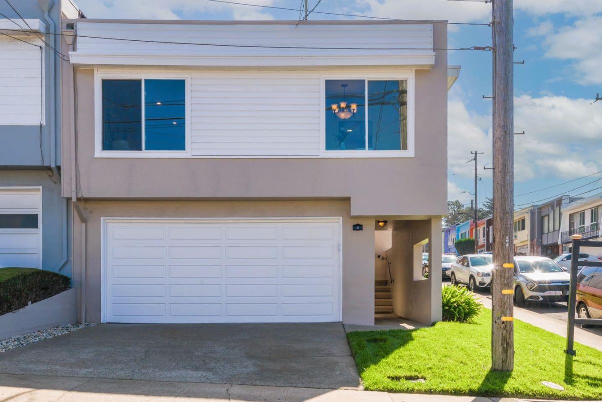 Attached, Exterior, Facade, None