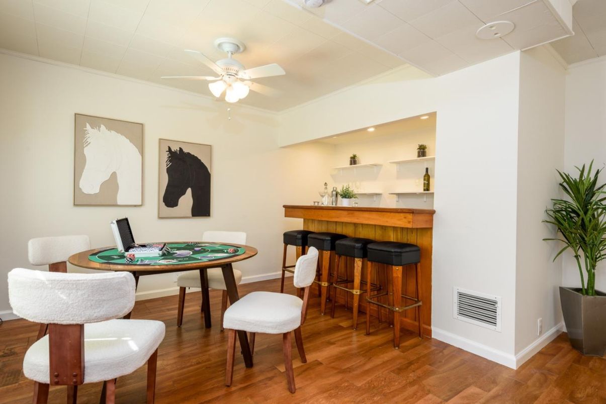 Game Room, Interior, Living room, Recessed Lighting, Wood Texture Flooring