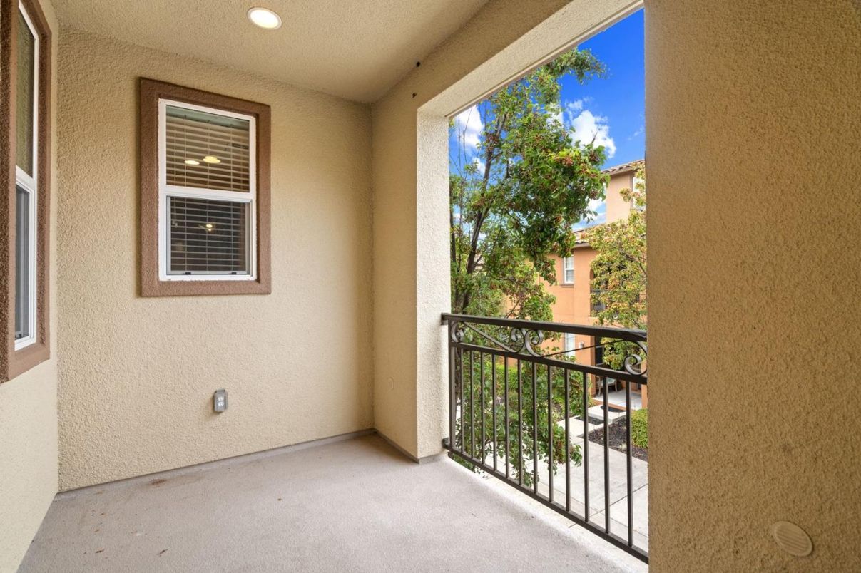 Exterior, Recessed Lighting