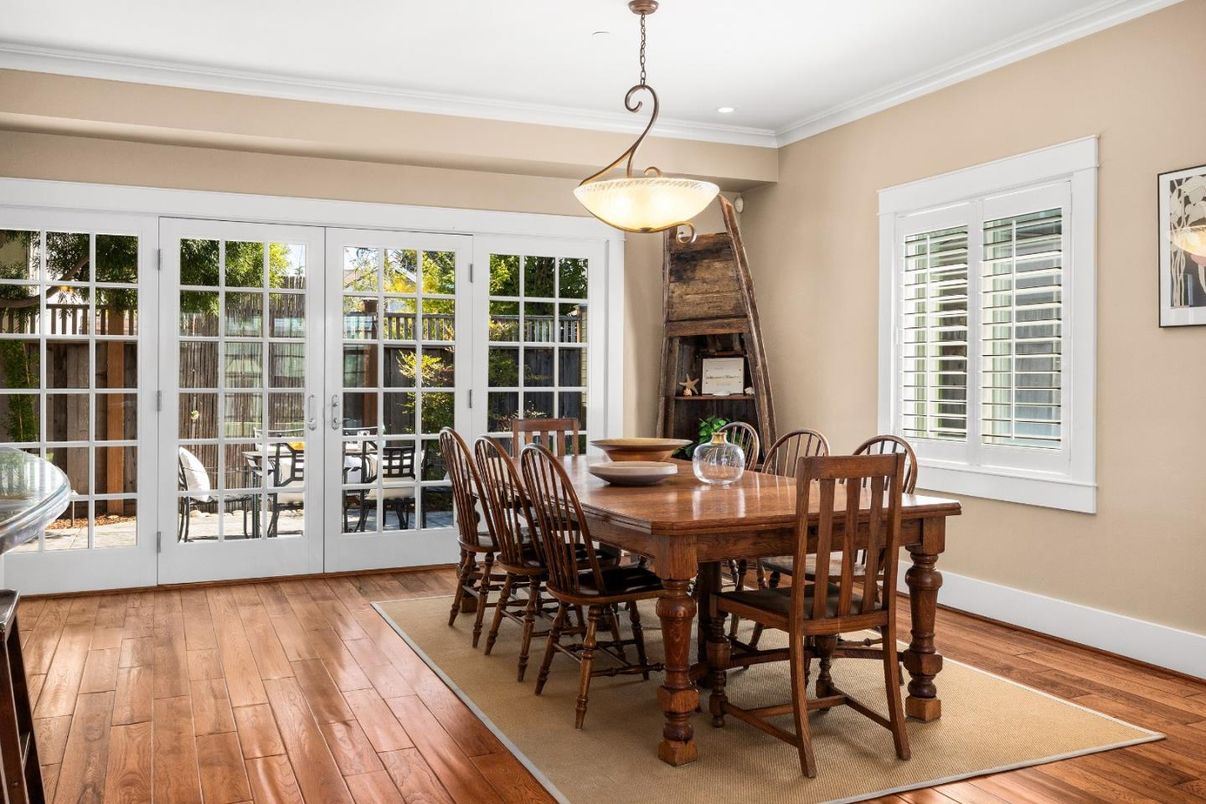 Dining room, Interior, Pendant Lights, Recessed Lighting, Wood Texture Flooring