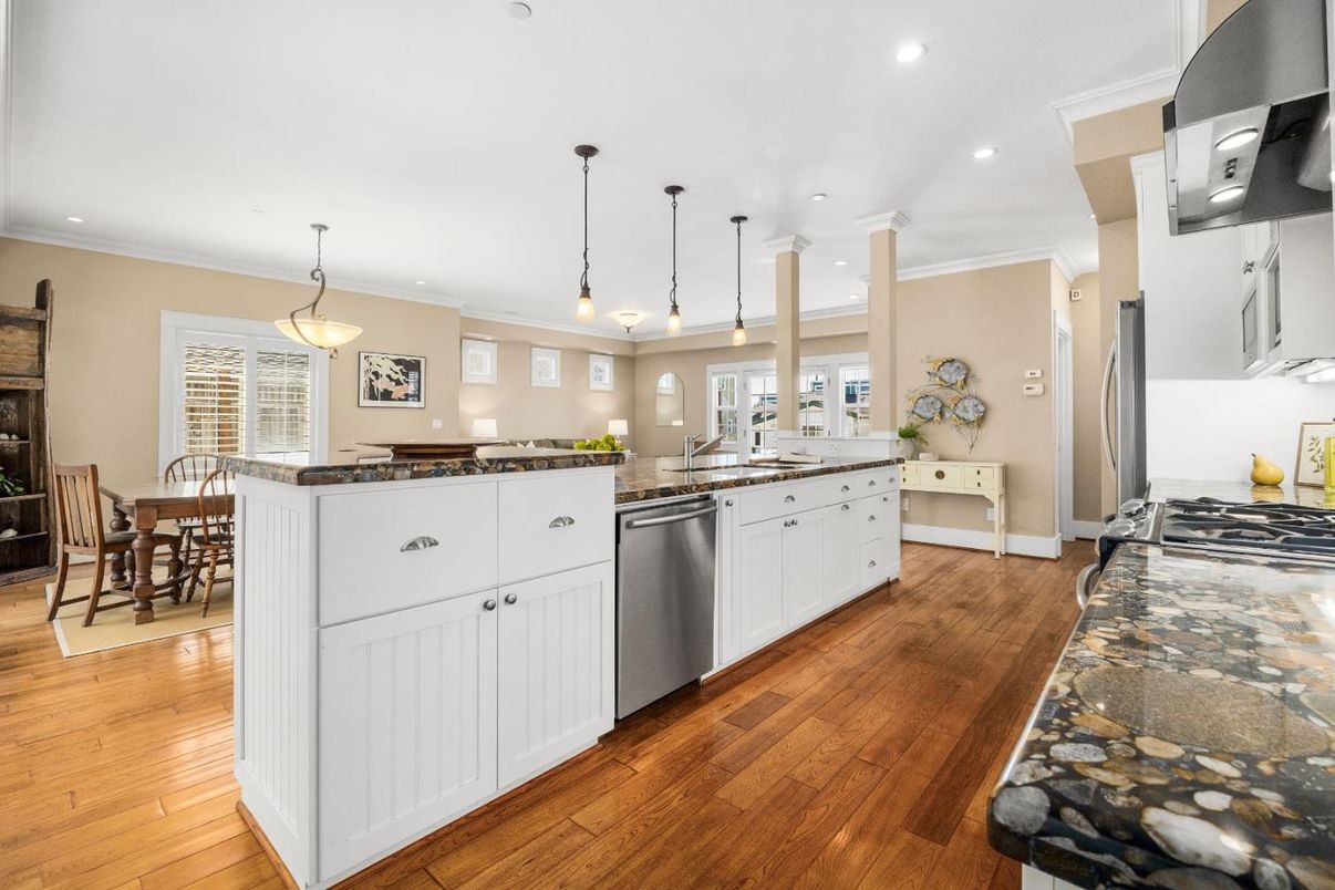 Dining room, Interior, Kitchen, Pendant Lights, Recessed Lighting, Wood Texture Flooring