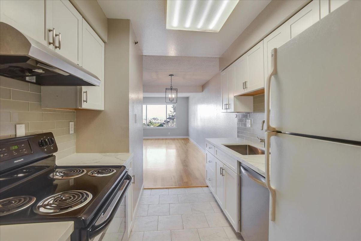 Interior, Kitchen, Pendant Lights, Wood Texture Flooring