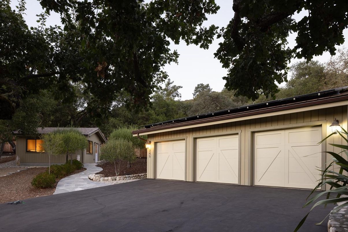 Detached Garage, Exterior