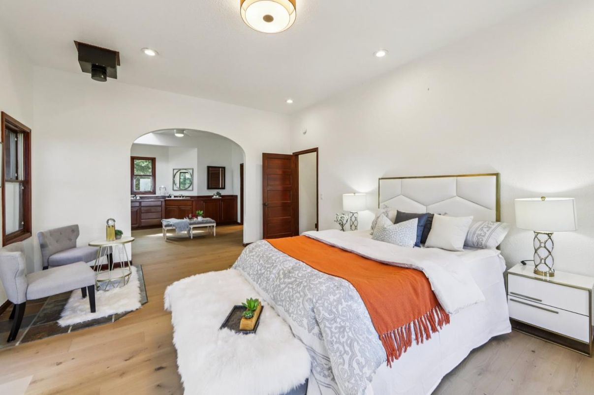 Bedroom, Interior, Recessed Lighting, Wood Texture Flooring