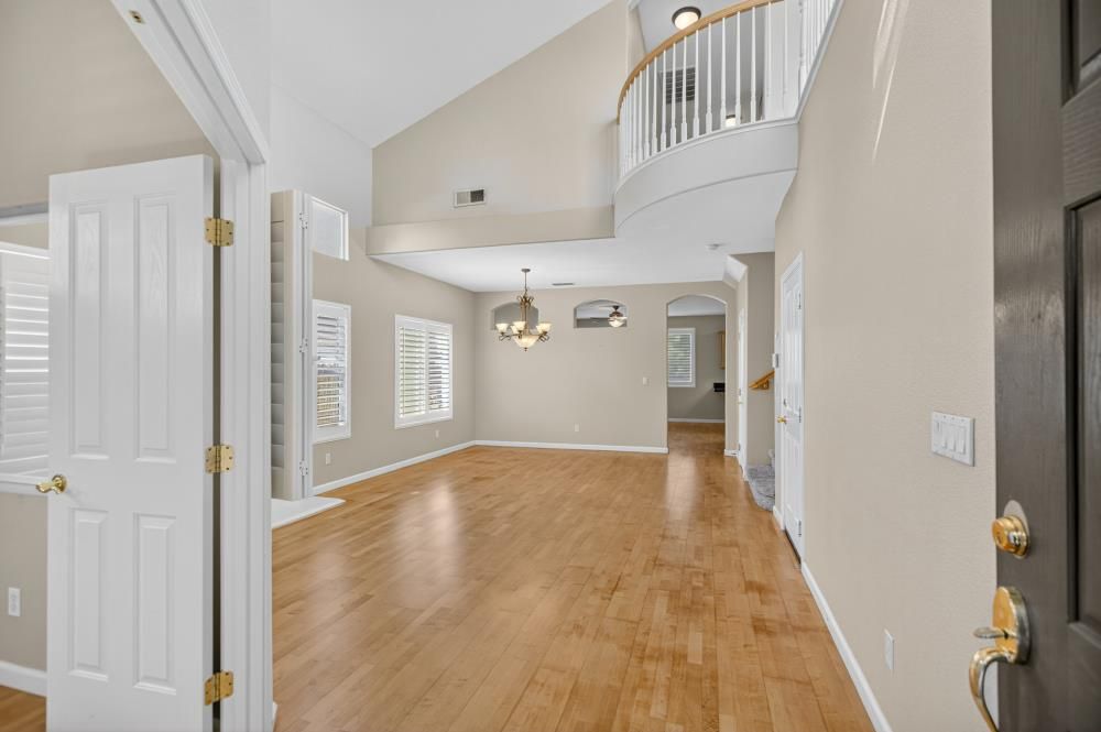 Chandelier, Interior, Wood Texture Flooring