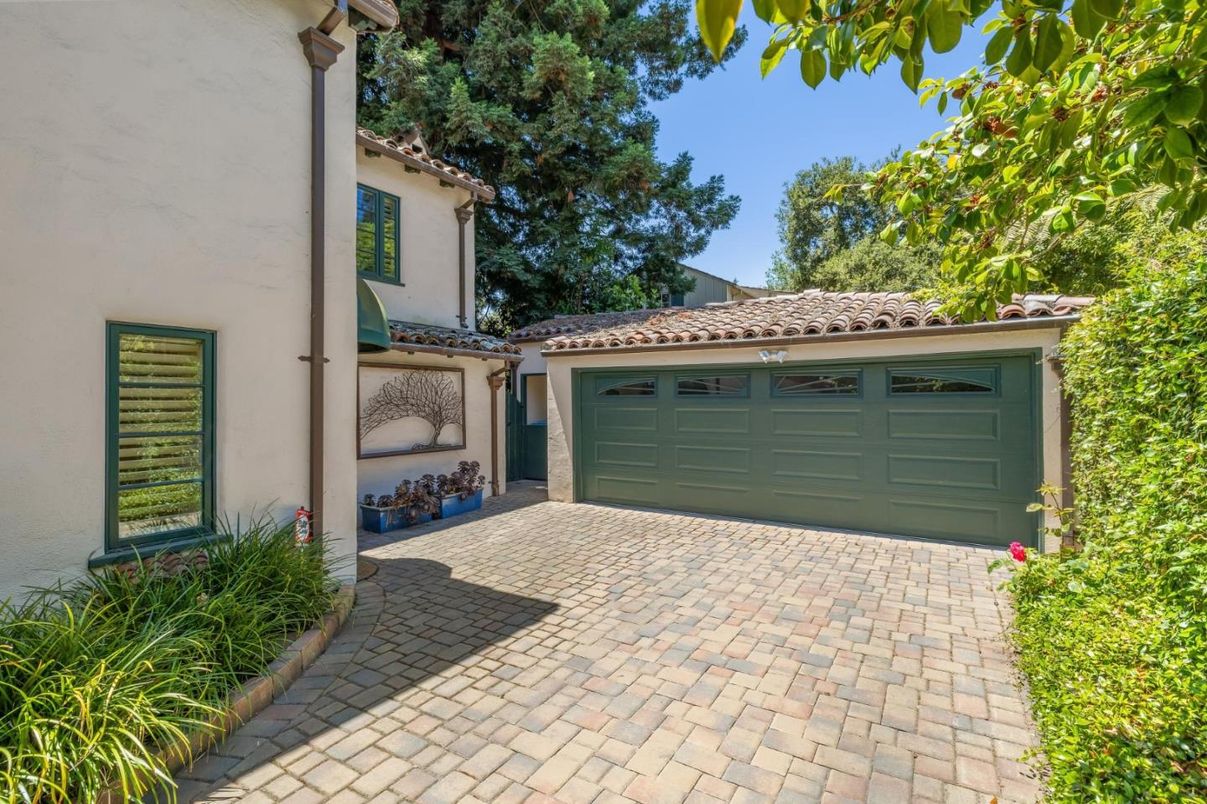 Detached Garage, Exterior