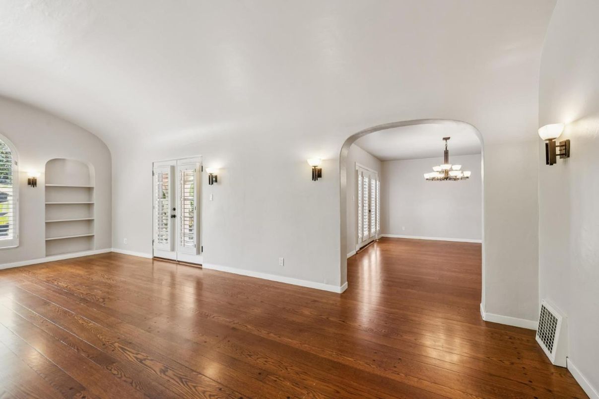 Chandelier, Empty room, Interior, Wood Texture Flooring