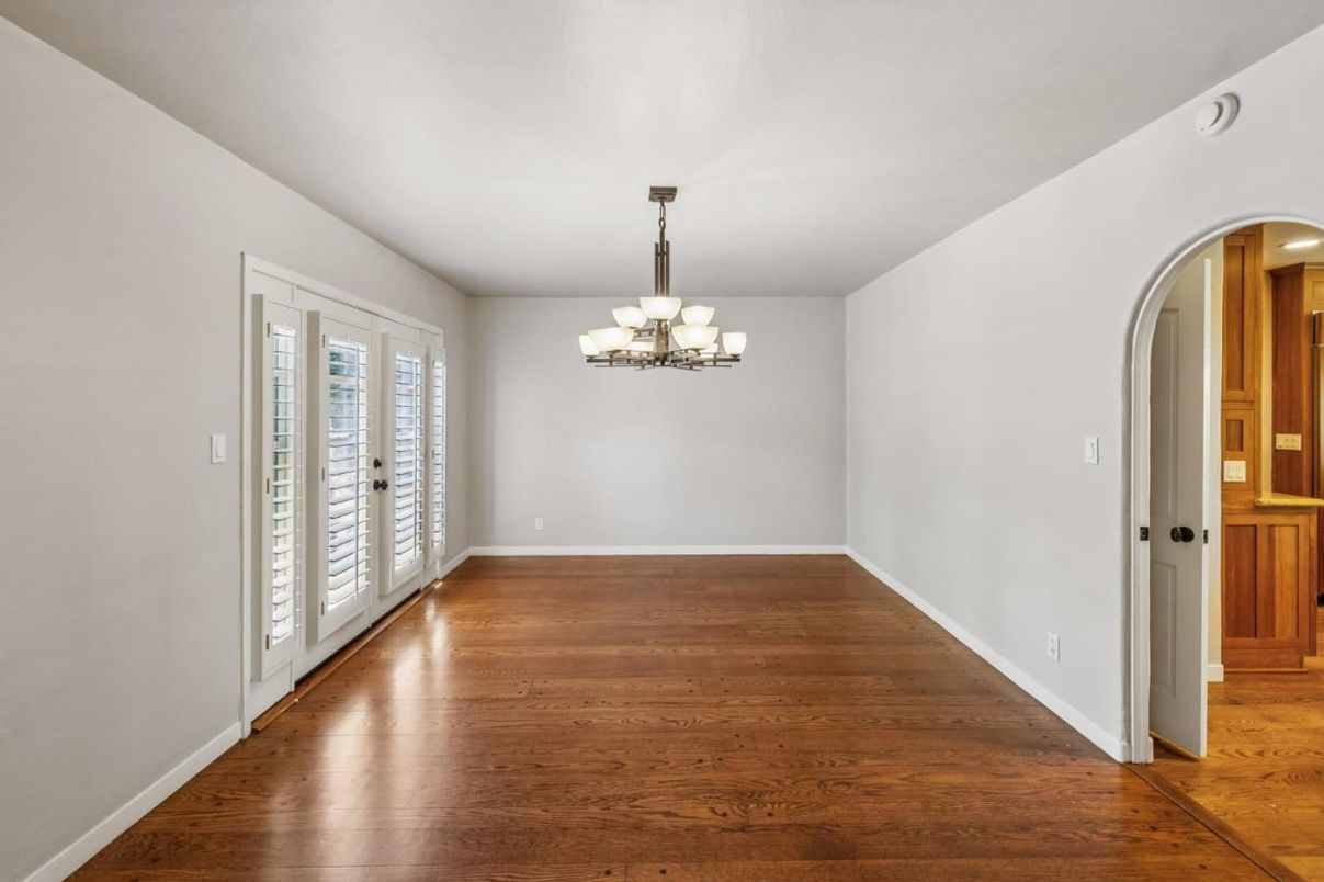 Chandelier, Empty room, Interior, Wood Texture Flooring