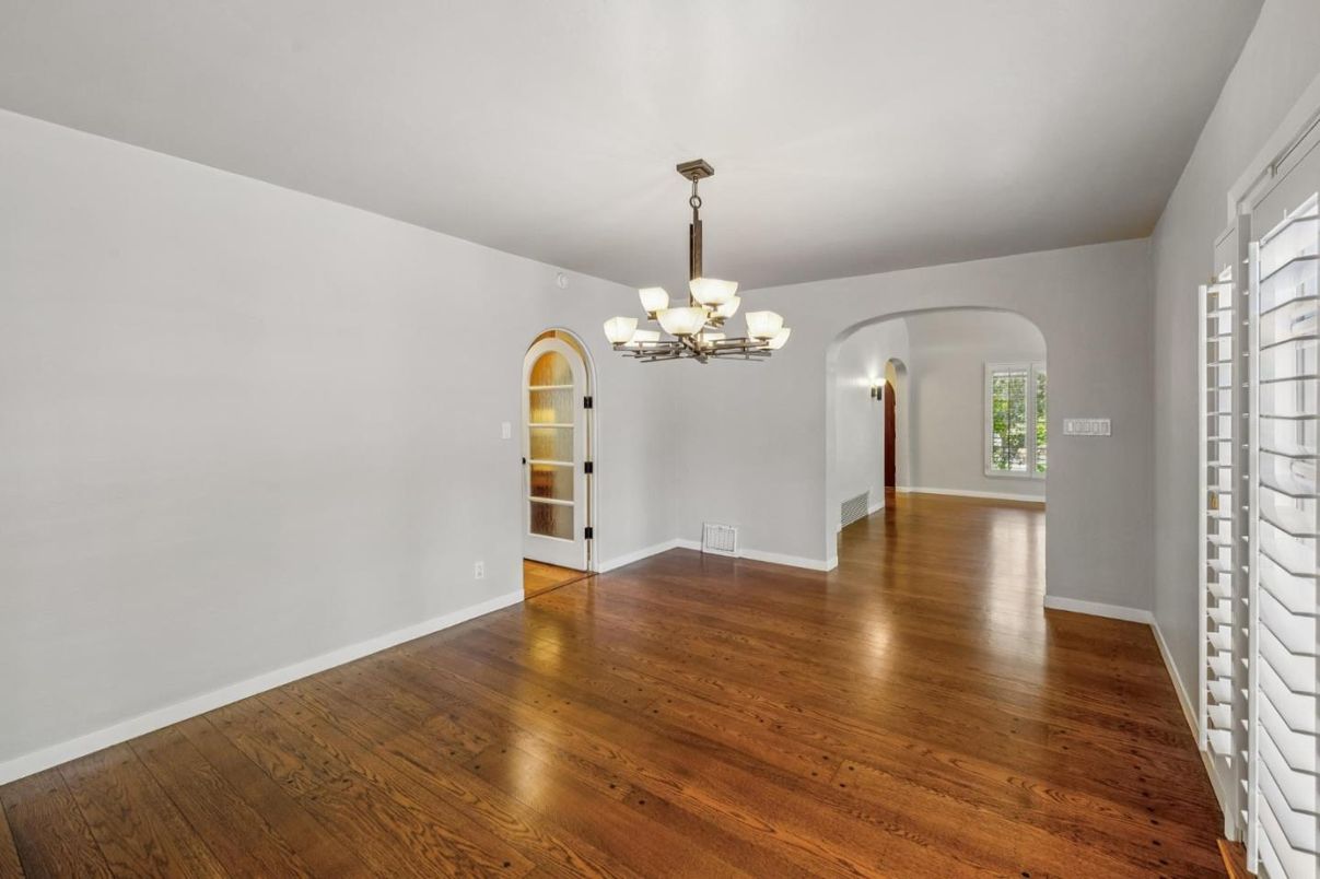 Chandelier, Empty room, Interior, Wood Texture Flooring